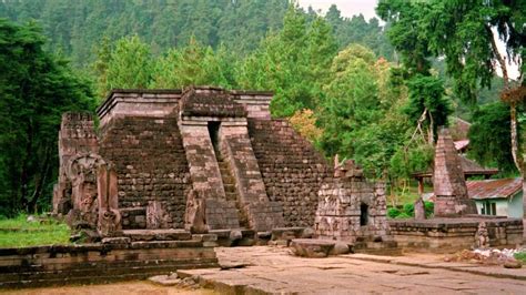  Candi Sukuh: Misteryczny Ołtarz na Wyżynie