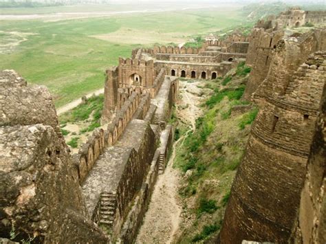 Fort Rohtas - History Carved into Sandstone Cliffs!