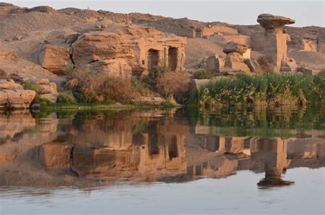 Jabal el-Silsila: Monumentalna Skala z Mistyczną Aura