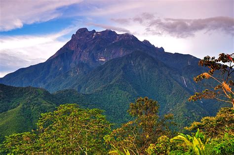  Kinabalu Park: Przeszywające Widoki i Niezapomniane Przygody w Sercu Borneo