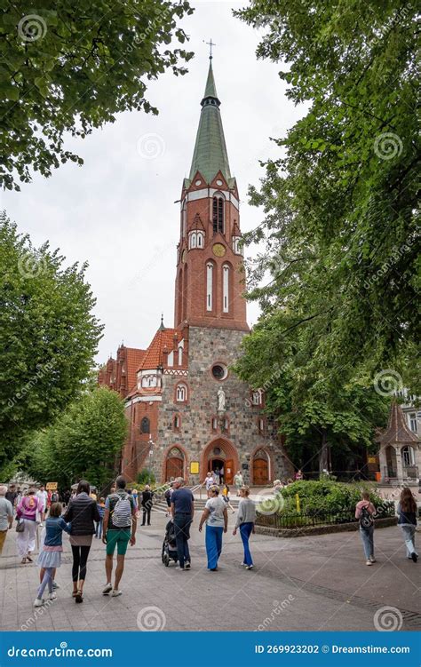 Kościół Świętego Jerzego w Gondar -  Cudowny przykład architektury sakralnej z bogatą historią!