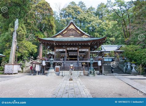 Omihachiman's Ancient Hachiman Shrine: A Journey Through Time and Tranquility!