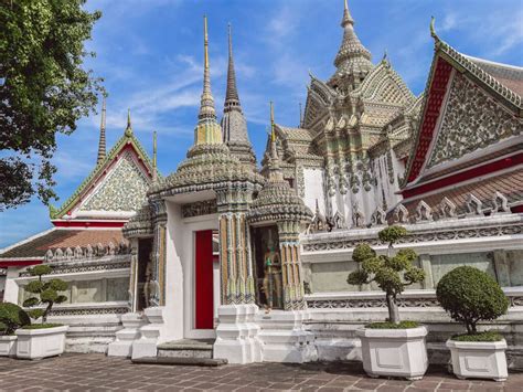 Wat Pho – Magiczny Świat Buddy i Masażu Tajskiego!