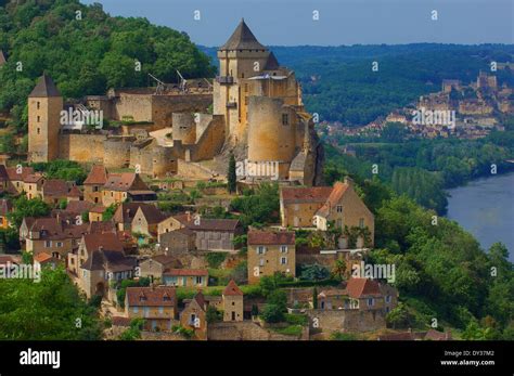  Zamek Castelnaud w Dordogne: Historia krzepki i fascynujące widoki na dolinę